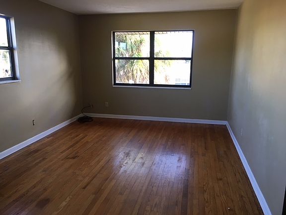 4th image of 1244 Seminole Dr