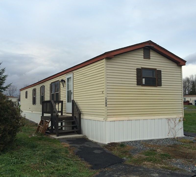 1st image of 1702 Cambridge Ct