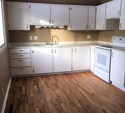 4th image of 8021 Maplewood Dr