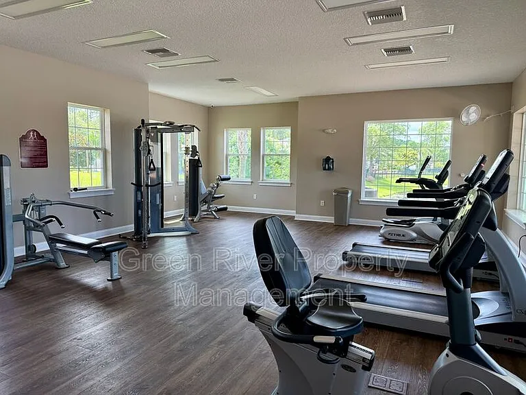 278 Pickett Dr — Photo 41