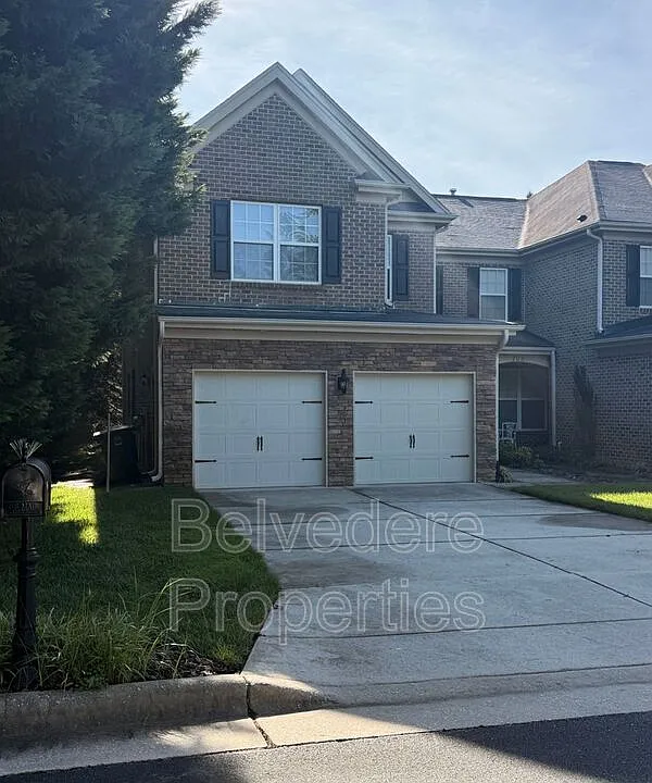 701 Lawson Ln