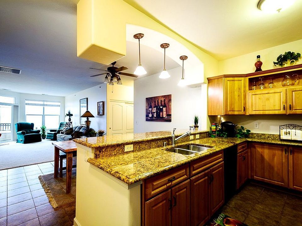 1st image of 1619 N Farwell Ave APT 308