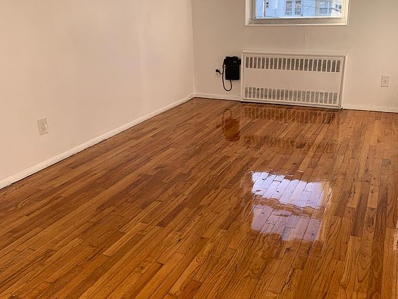 5th image of 8858 17th Ave #3
