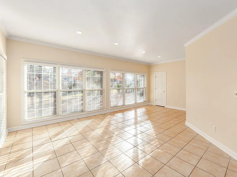108 Barrett Pl — Photo 11