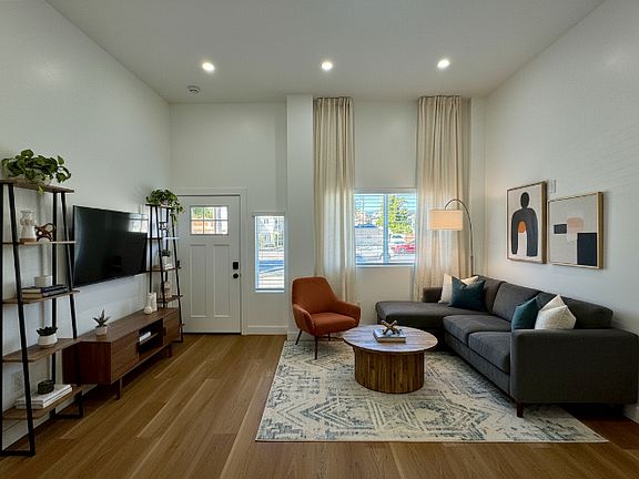 2nd image of 4167 Texas St #6