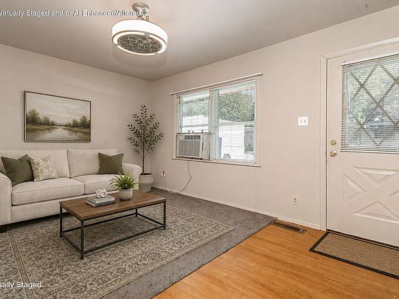 3rd image of 113 Willow Spring Ct