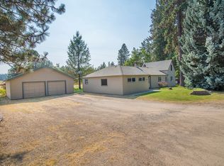 26212 N Yale Rd, Chattaroy, WA 99003