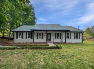 28 Boulder Dr, Carrollton, GA 30117