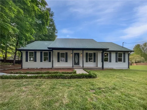 28 Boulder Dr, Carrollton, GA 30117