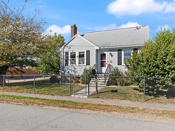 4th image of 11 Riverside Ave