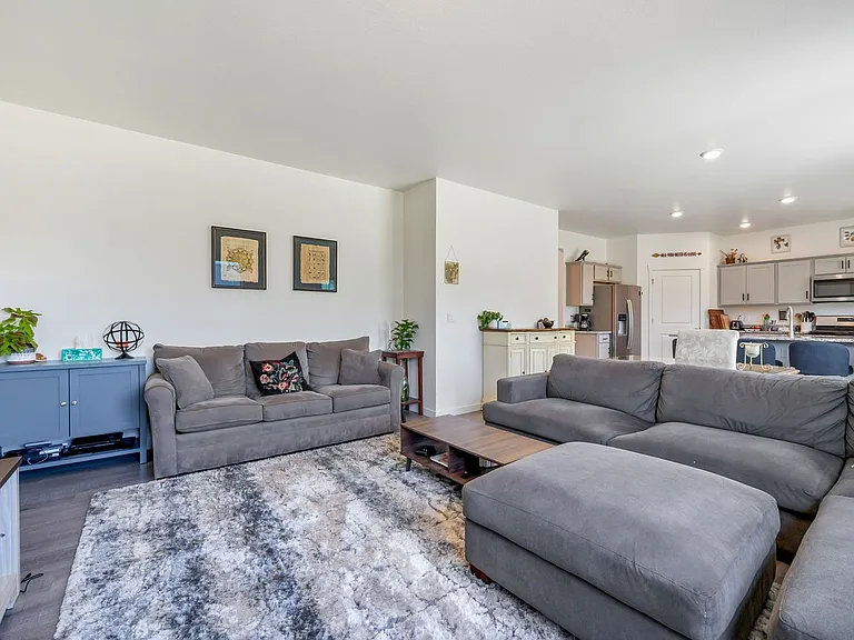 2757 Wren Dr — Photo 10