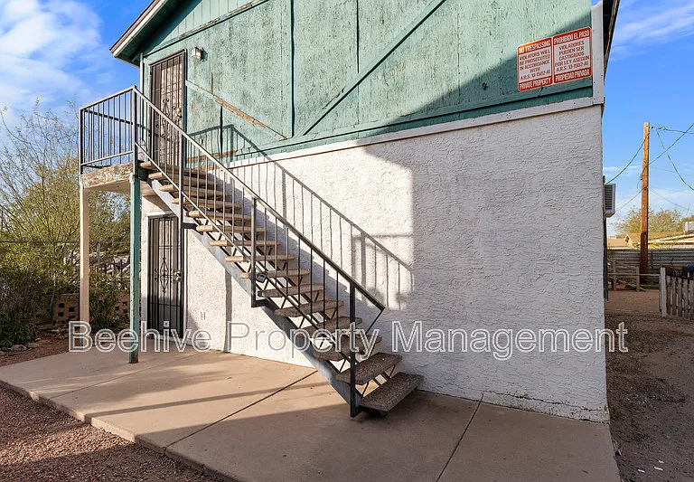 1040 N 28th St #8 — Photo 1