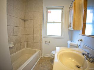 29022 John Hauk St, Garden City, MI 48135