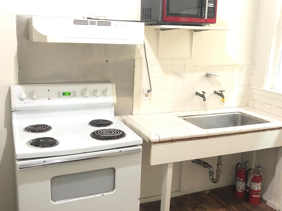 2nd image of 587 Ofarrell St #2