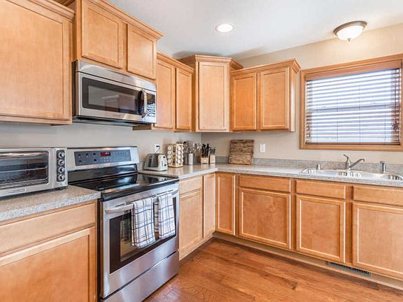 5th image of 6425 Heritage Ave
