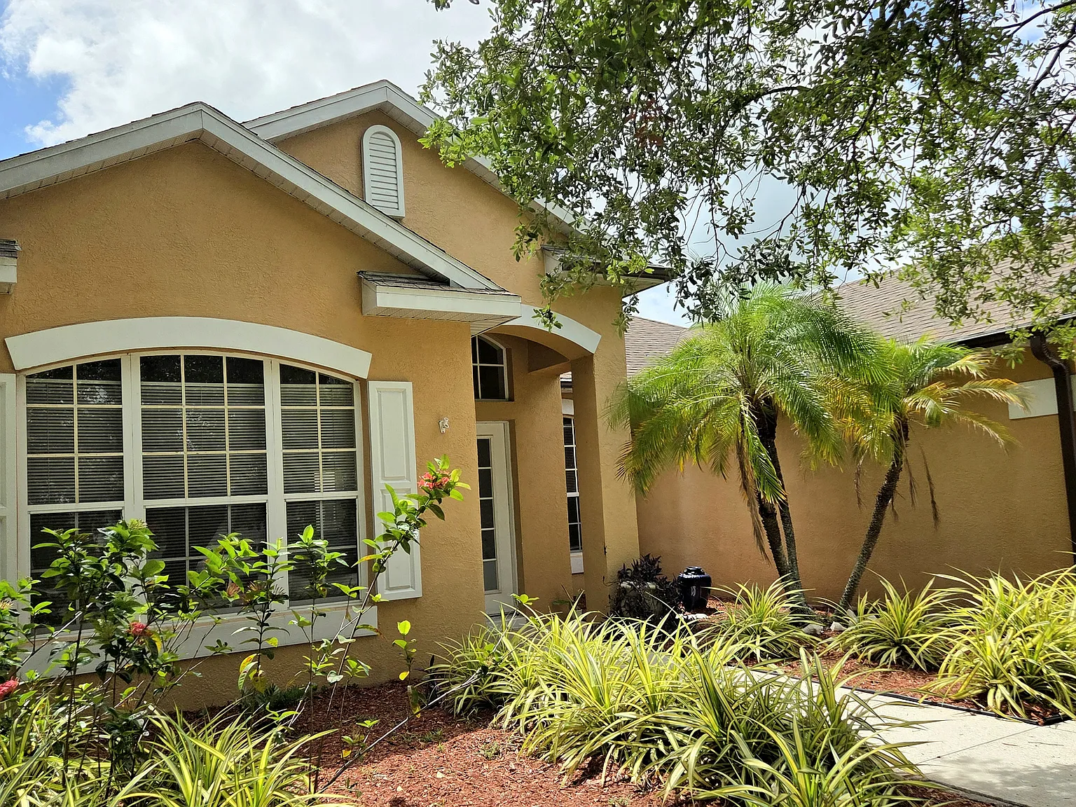 4 bed, 2109 sqft, $3,000 — Photo 1