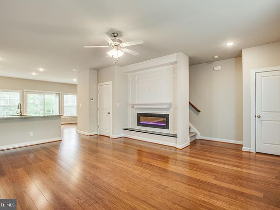 2nd image of 74 Andrews Pl