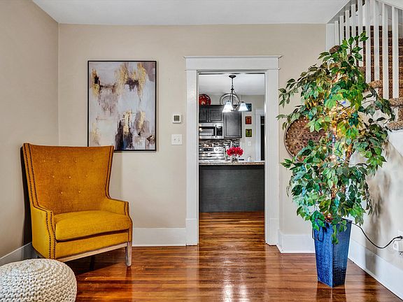 5th image of 2307 King St NE