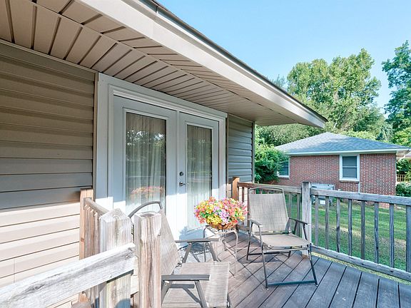 4th image of 2610 Riverland Dr