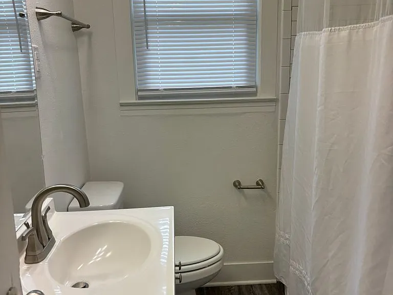 135 N Meadow Dr — Photo 8
