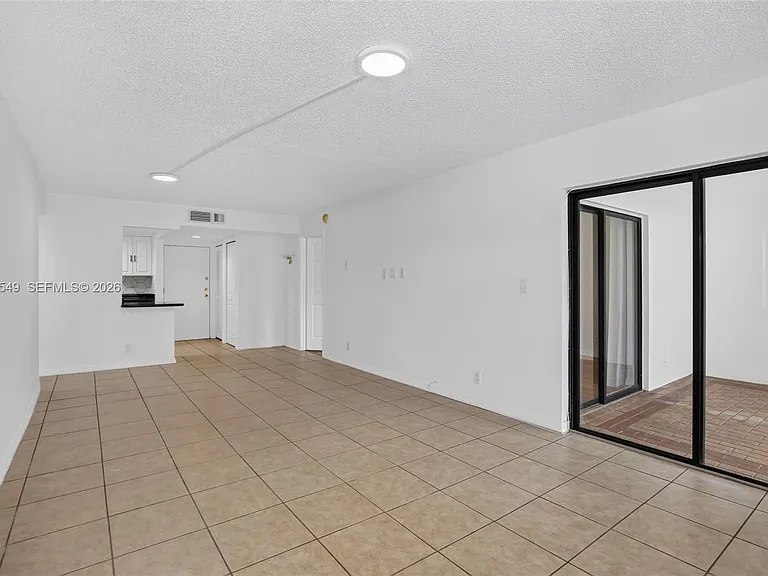 220 Lakeview Dr #210 — Photo 16