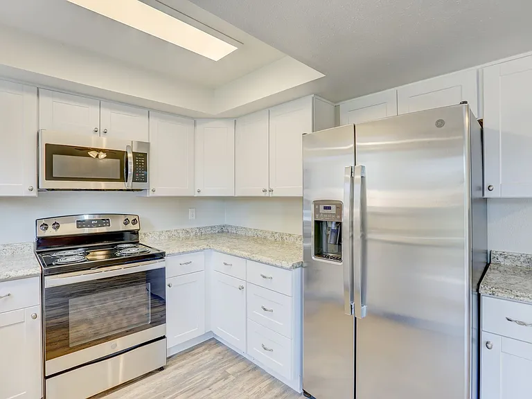 Applewood Crest Townhomes & Apartments — Photo 67