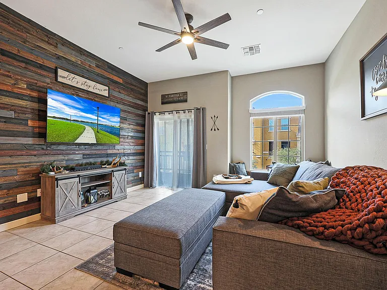 2150 W Alameda Rd #2123 — Photo 1