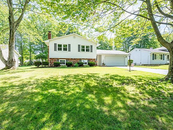 3rd image of 153 Fairmeadow Dr