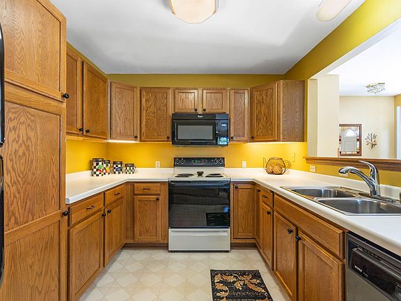 5th image of 668 Westfield Way Unit A