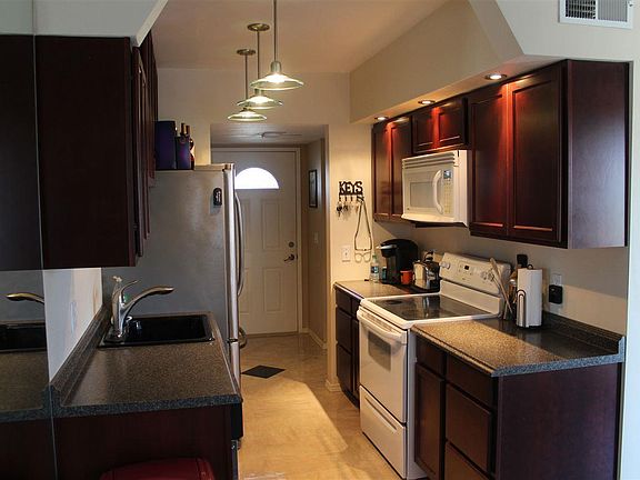 3rd image of 2401 W Canal Dr