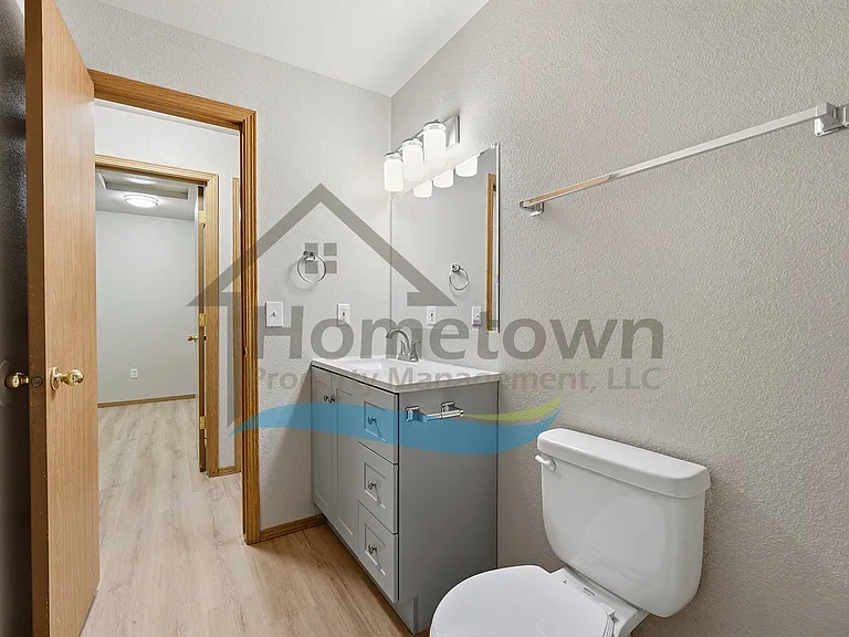 703-1 N Compton St — Photo 19