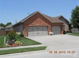 1955 E Chesapeake Dr, Ozark, MO 65721
