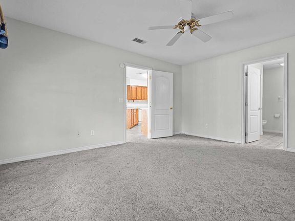 5th image of 275 SW Woodcrest Dr
