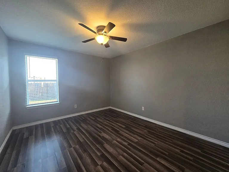 4207 Thunder Creek Dr — Photo 17