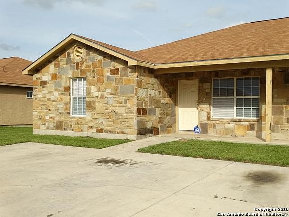 2nd image of 7554 Oak Chase