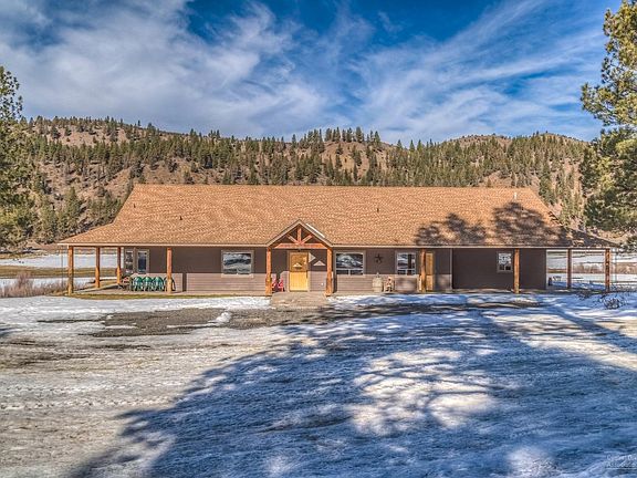 2nd image of 27020 NE Old Wolf Creek Rd