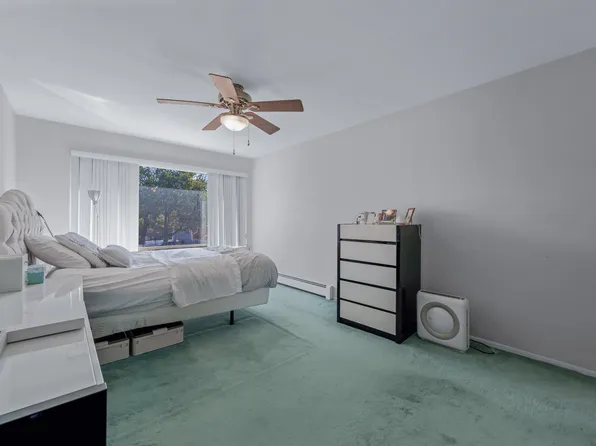 154-05 Riverside Drive image 13 of 21