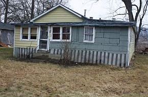 1st image of 10 Edwards Ln