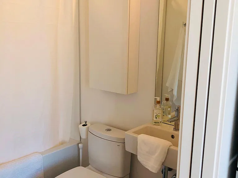 55 SW Wall St #15A — Photo 6