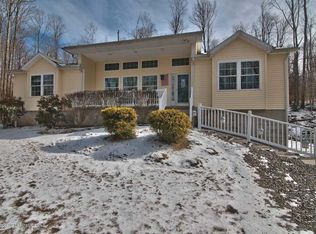11 E Lake Rd #L, Moscow, PA 18444