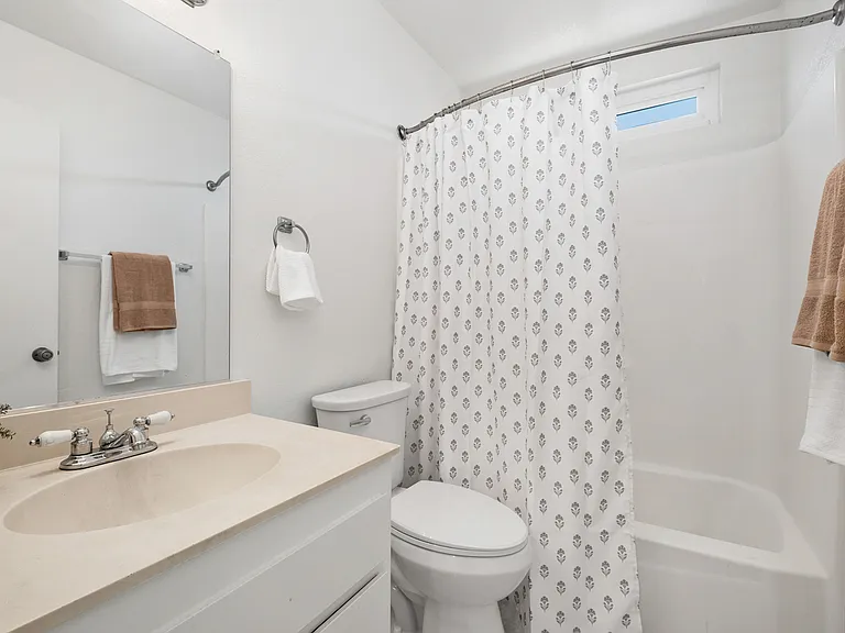 4068 Jeffrey Dr — Photo 20