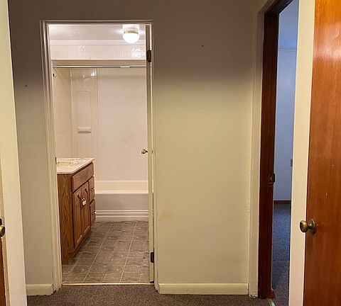 3rd image of 403 S 4th St APT A