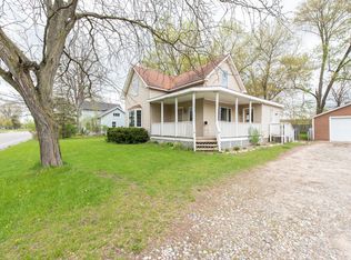 1017 N Hudson St, Lowell, MI 49331