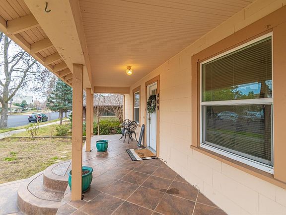 4th image of 409 Coronado Ave