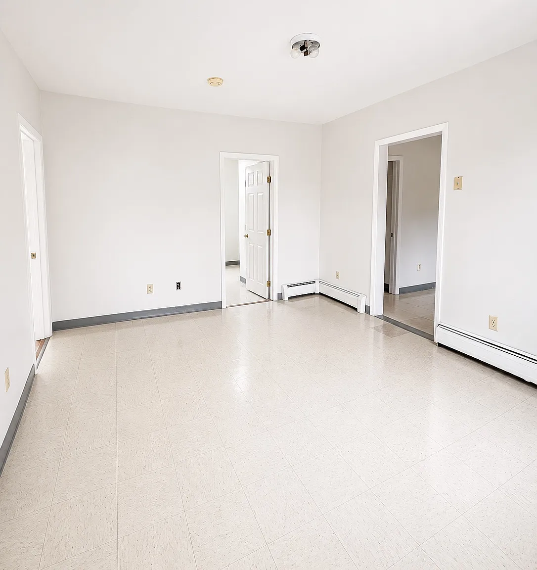 3 bed, $2,350 — Photo 2