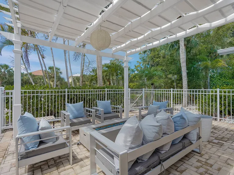 615 Avenida Del Norte — Photo 24