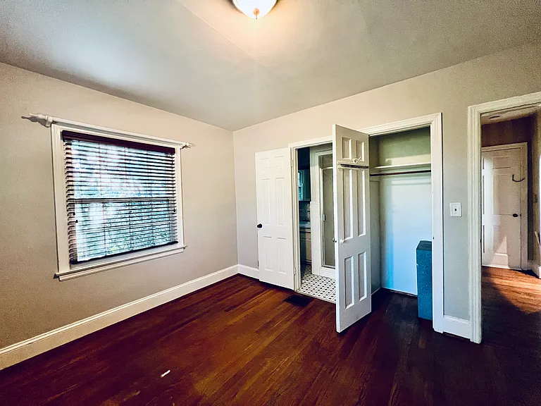 300 Pinecrest Dr — Photo 30
