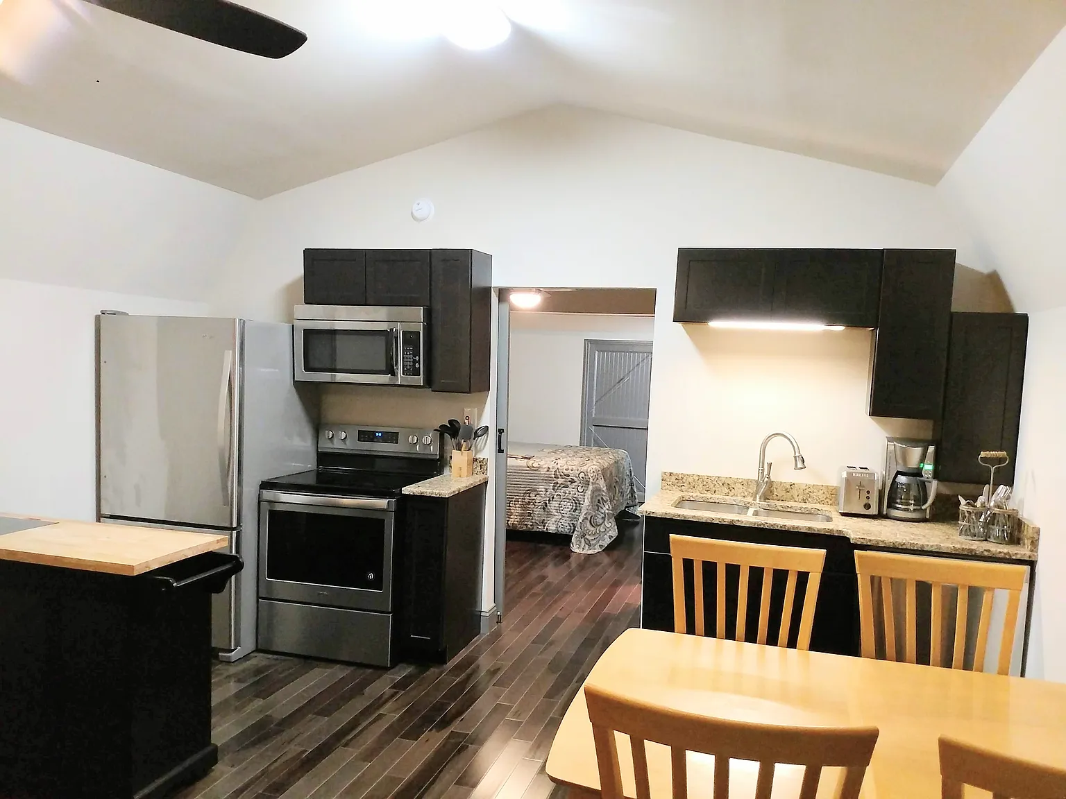 1 bed, 600 sqft, $1,400 — Photo 2