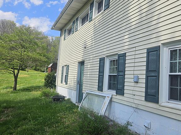 5th image of 150 Tyrone St