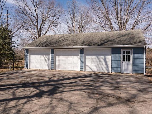 4th image of 7742 Huron River Dr